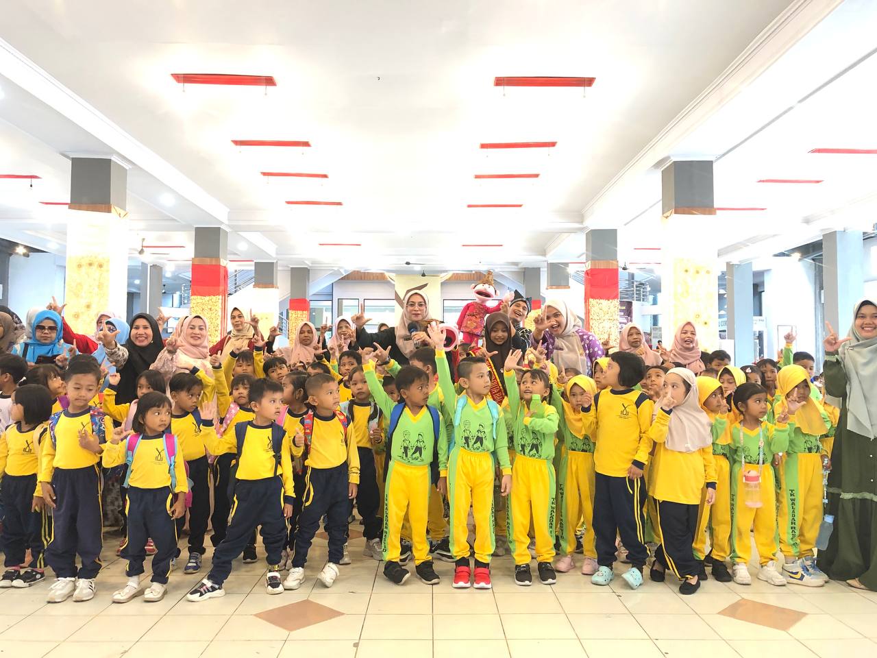 StoryTelling bersama UDA & UNI PUSPA untuk mendukung acara IMLF (International Minangkabau Literacy Festival)